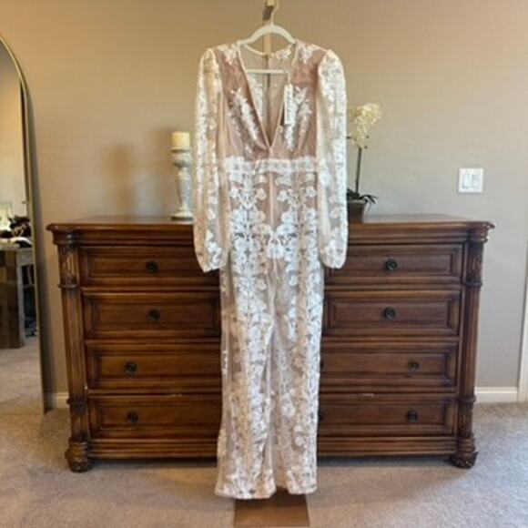 Free People x For Love & Lemons Temecula Jumpsuit NWT Size S Ivory Sold Out $398 - Picture 2 of 9